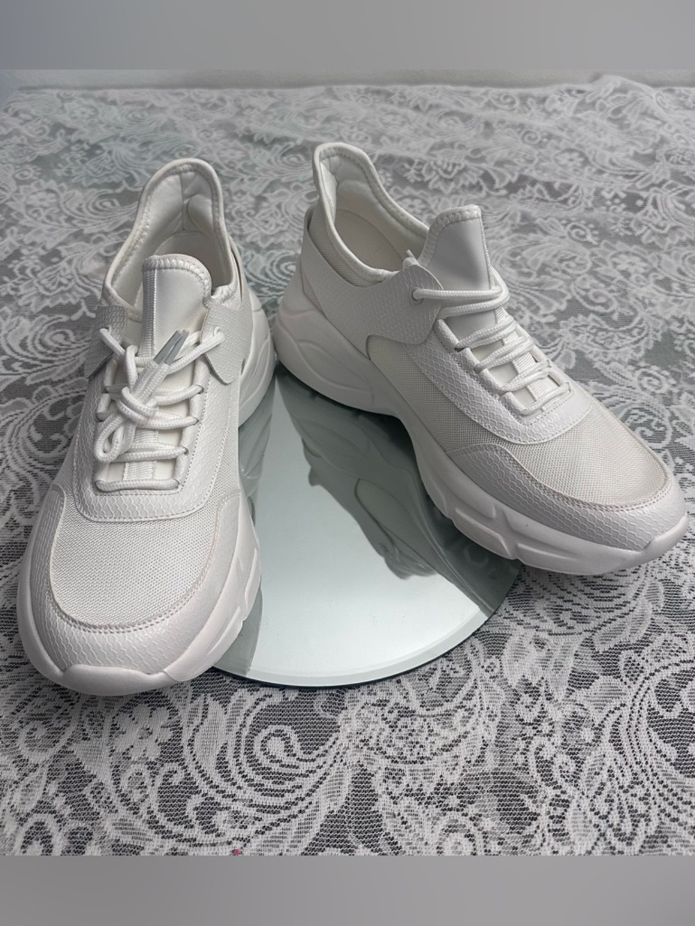 Fashion Nova White Chunky Sneakers Size 10 Women Lightweight New